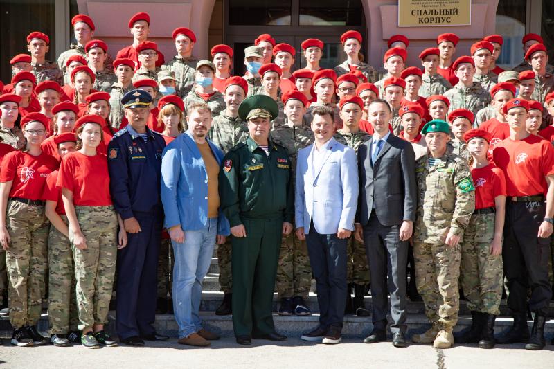 Заместитель командующего Приволжским округом принял участие в церемонии посвящения школьников в «Юнармию»