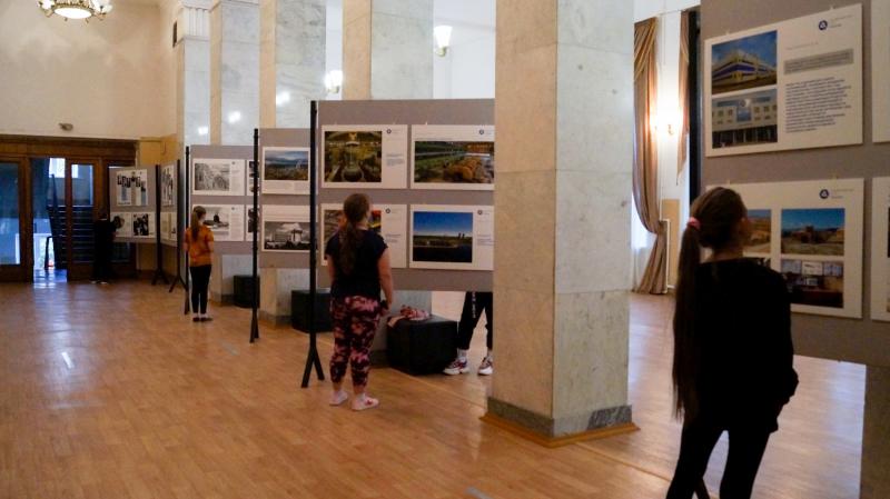 Передвижная фотовыставка Калининской АЭС, посвященная 75-летию отечественной атомной промышленности, отправляется в Вышний Волочек