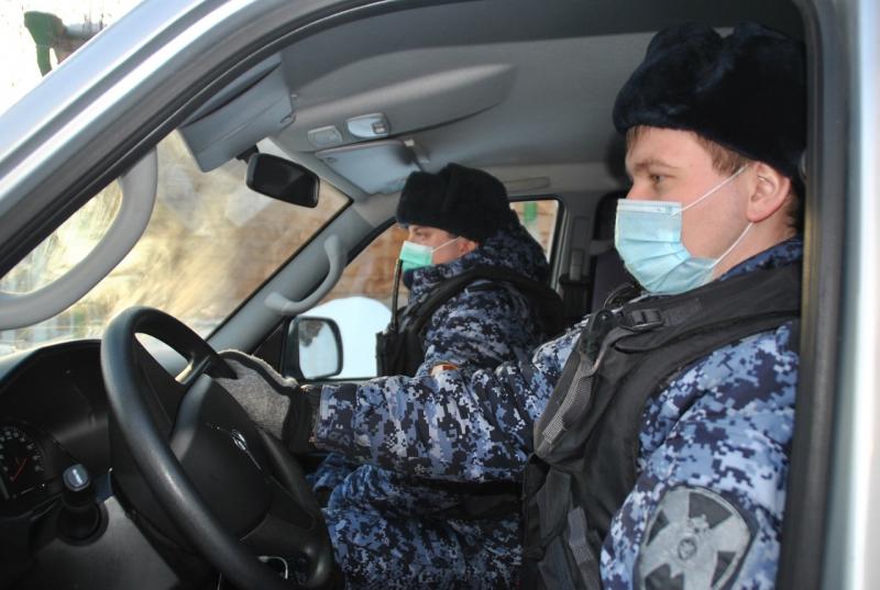 В Кирове росгвардейцы задержали подозреваемого в краже из строительного магазин