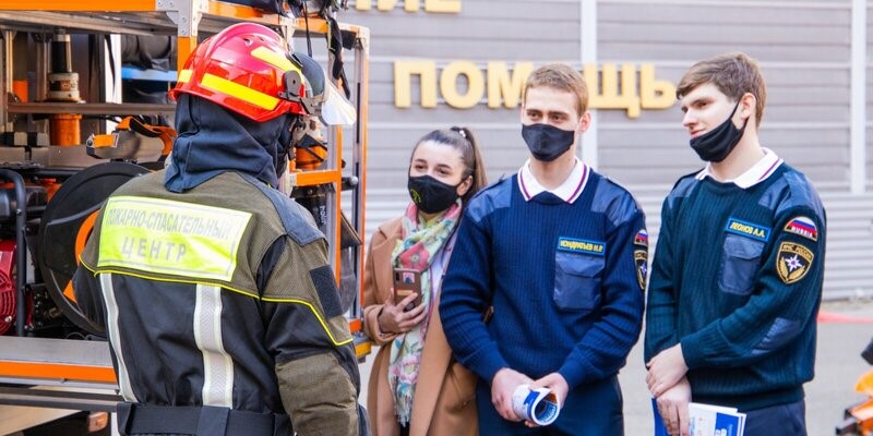 Специалисты Пожарно-спасательного центра рассказали о своей работе учащимся Академии государственной противопожарной службы МЧС России