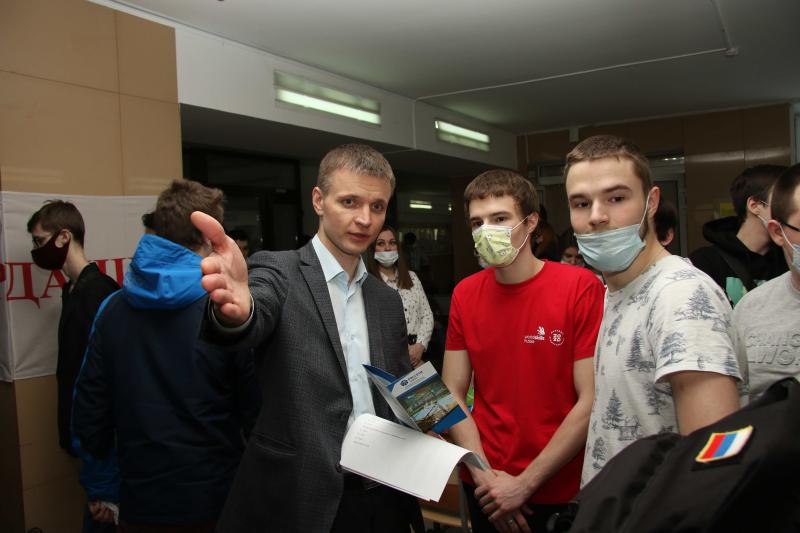 Нижнервартовские энергетики провели дни «Россети Тюмень» в учебных заведениях двух регионов России