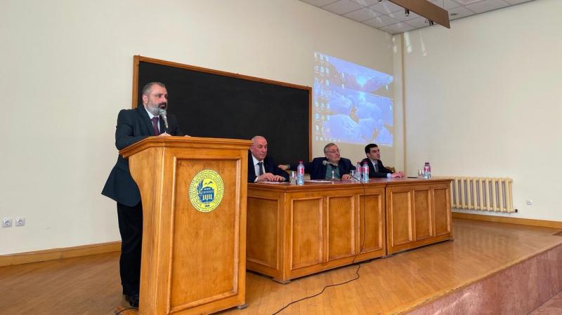 Глава МИД Нагорного Карабаха Давид Бабаян выступил с лекцией в Ереванском государственном университете