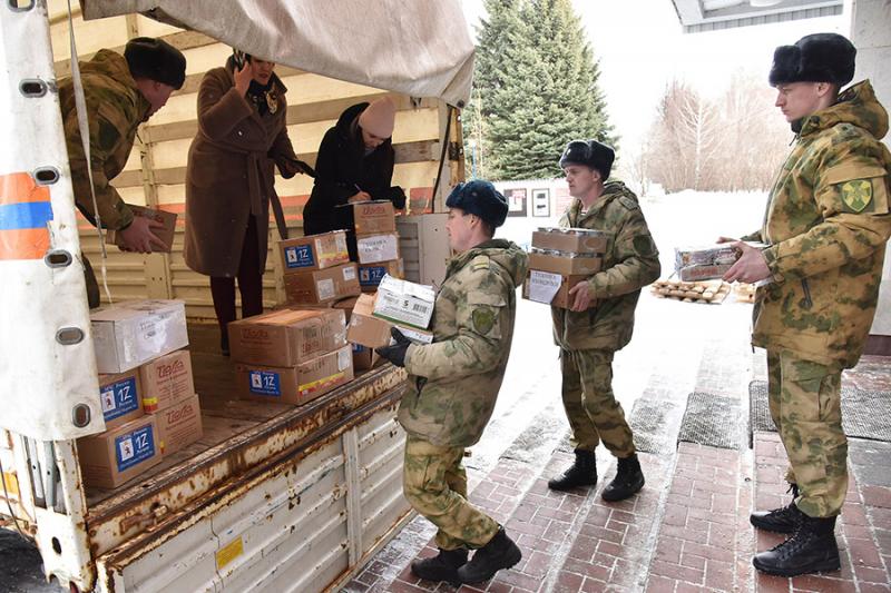 Личный состав Управления Росгвардии по республике Марий Эл оказал помощь в погрузке гуманитарной помощи беженцам из ДНР и ЛНР