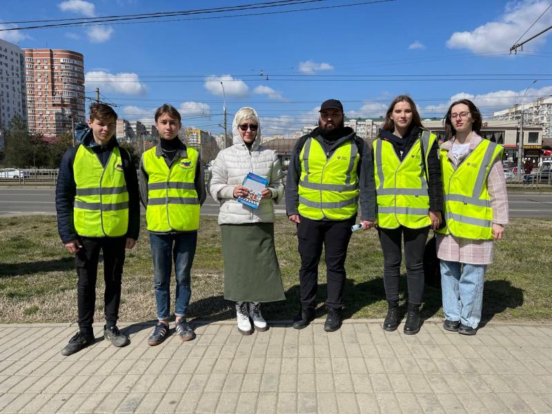 Активисты Краснодарской региональной общественной организации «Патриотический центр «Безопасная страна» организовали серию одиночных пикетов.