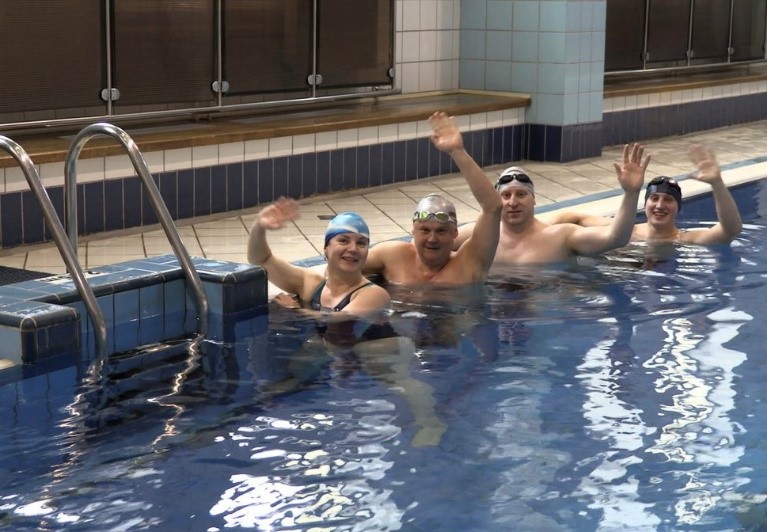 Работники столичного Учебно-методического центра приняли участие в первенстве по плаванию