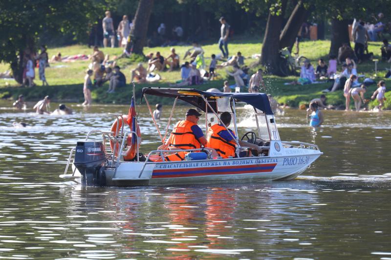 Московские спасатели на воде спасли в августе 15 человек