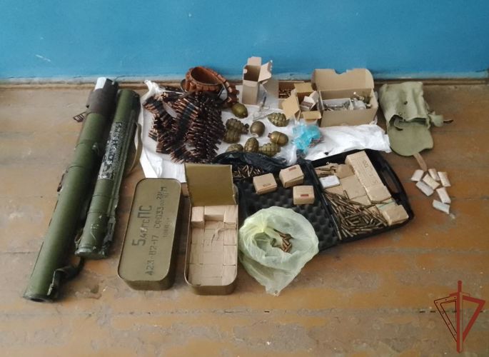 Спецназ Росгвардии обнаружил схрон вооружения украинских диверсантах в Херсонской области