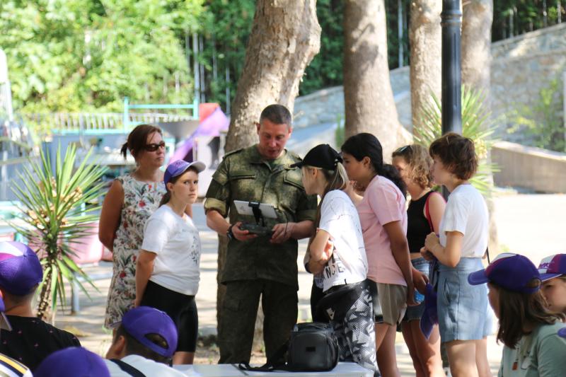 Военные следователи провели занятия в Артеке