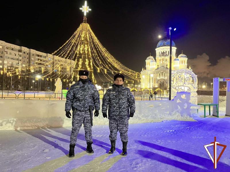 Росгвардия обеспечила безопасность празднования Нового года в Югре