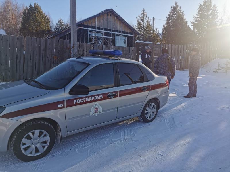 Сотрудники Росгвардии по горячим следам задержали подозреваемых в краже в Иркутском районе