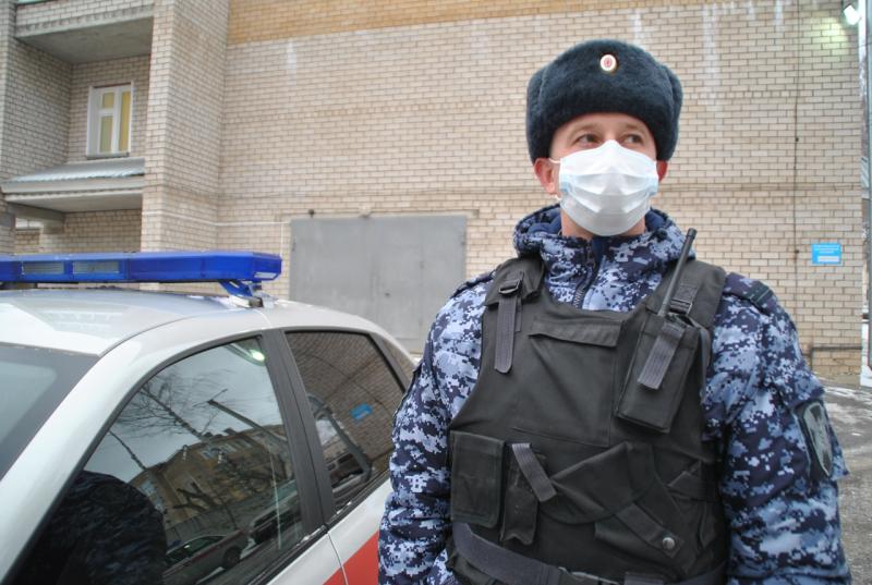 В Кирове росгвардейцы задержали гражданина, подозреваемого в грабеже