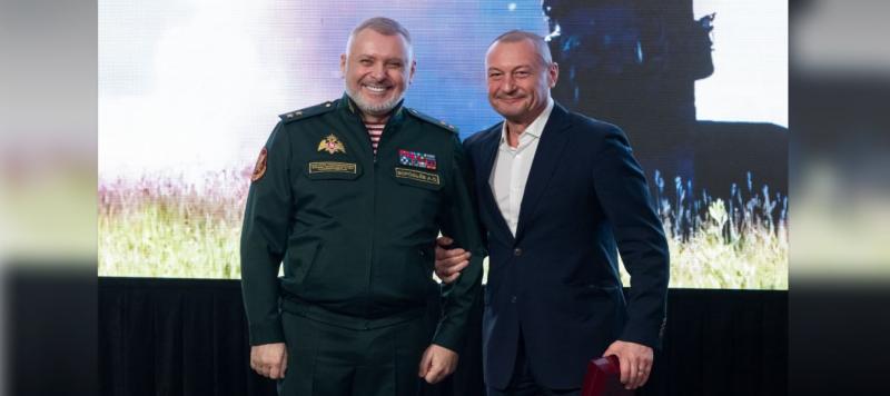 Генерал-лейтенант Алексей Воробьев вручил ведомственные медали представителям СМИ