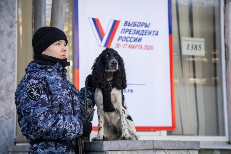 В  Свердловской области росгвардейцы обеспечили правопорядок в дни голосования на выборах президента России