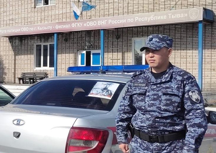 Кызылские росгвардейцы участвуют в патриотической акции «Бессмертный автополк»