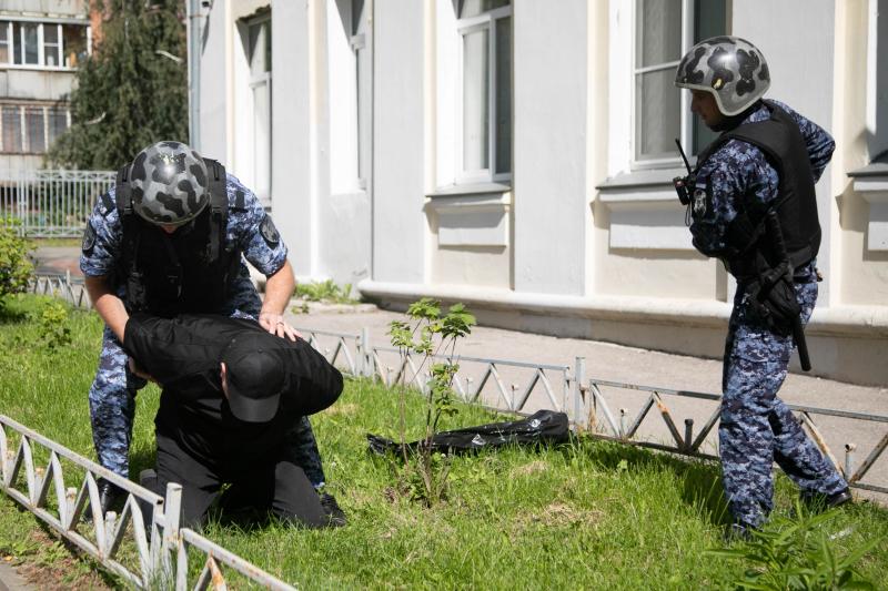 В Нижнем Новгороде сотрудники Росгвардии приняли участие в учениях на территориях школ