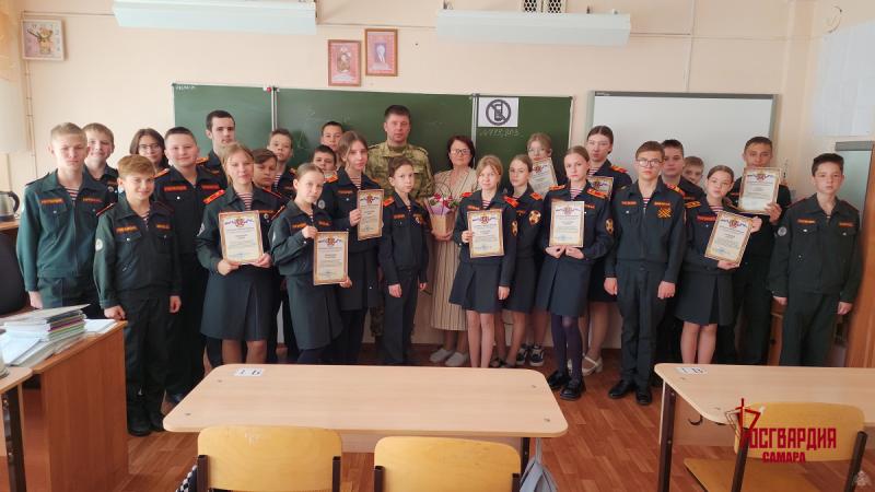 Офицеры Росгвардии поздравили подшефных кадет с окончанием учебного года в Тольятти