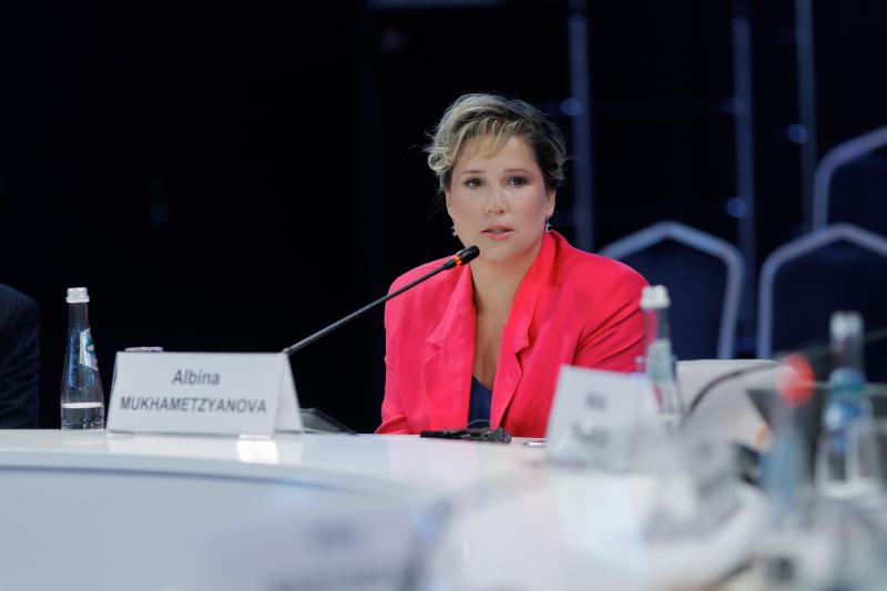 Альбина Мухаметзянова на ПМЭФ объявила о выходе сериала «Команда МАТЧ» в Казахстане