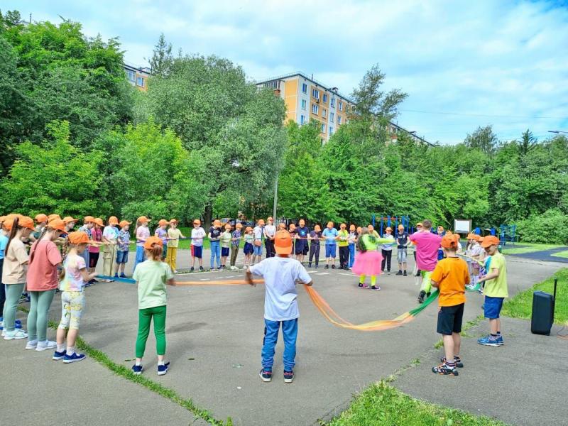 Детские лагеря при школах начали открываться в Реутове