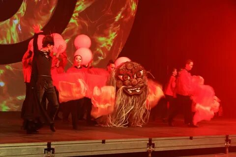 В Бурятии: перед юными зрителями из пригородной деревни Улан-Удэ выступил с шоу-программой «Выше неба» Государственный цирк