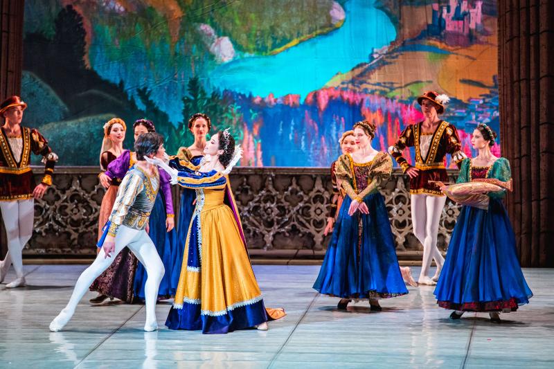 Около  трёх тысяч зрителей посмотрели спектакли Бурятского театра оперы и балета в Хабаровске
