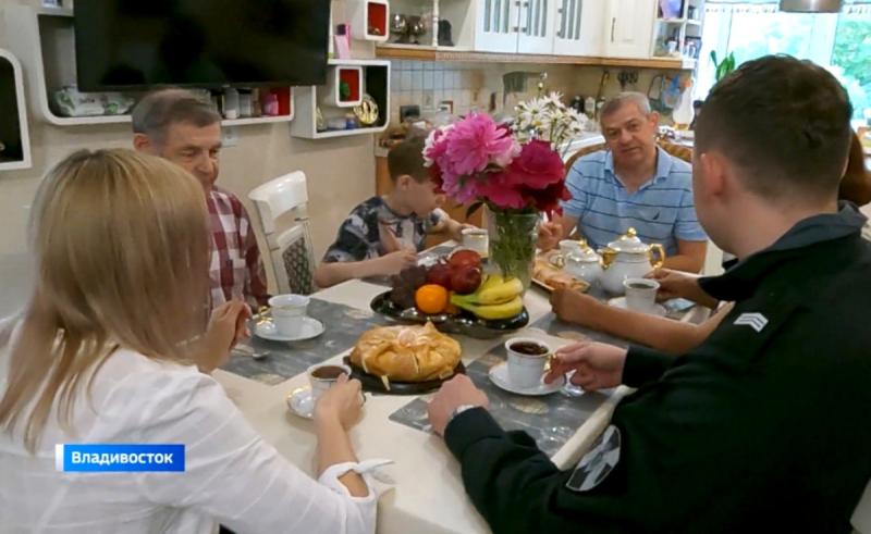 Сюжет о семье росгвардейцев на канале ГТРК «Владивосток» продолжил серию материалов в рамках цикла передач «семейного альбома»