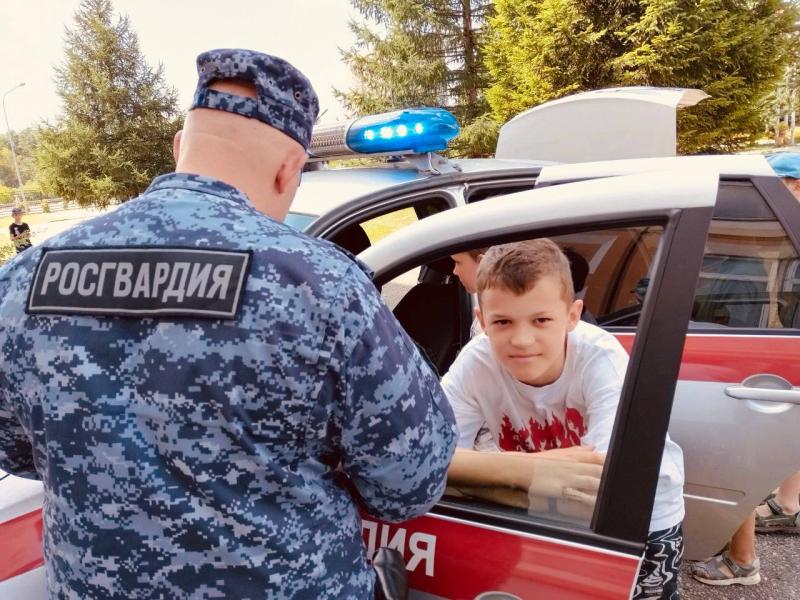 В Подмосковье сотрудники вневедомственной охраны провели акцию «Каникулы с Росгвардией»