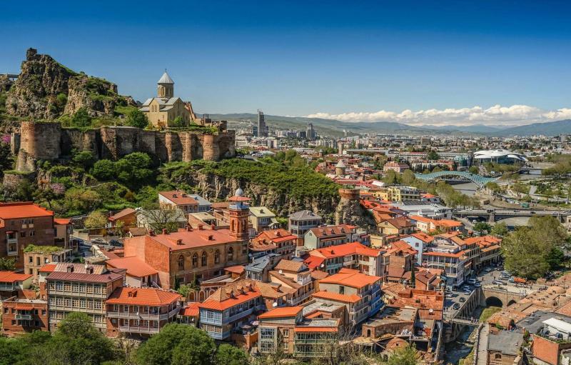 В 2024 году туристический поток из России в Тбилиси снизился почти на 9%