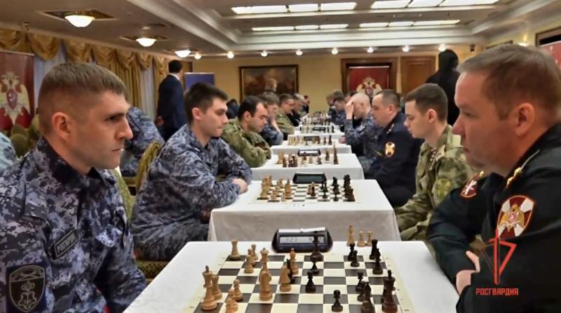 Подмосковные росгвардейцы отмечают Международный день шахмат