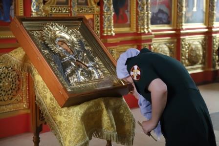 В Грозном военнослужащие Росгвардии приняли участие в молебне, посвященном памяти Святого князя Владимира
