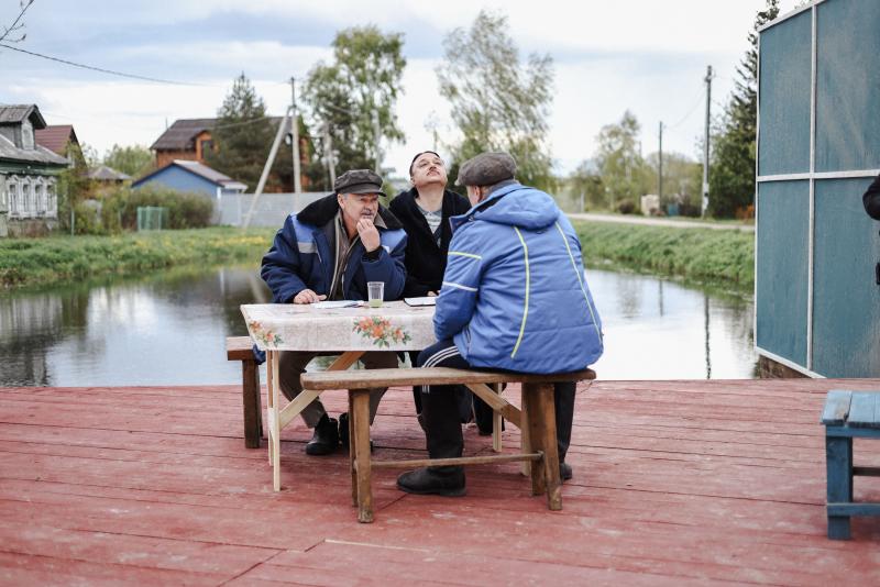 Добро пожаловать в деревню: Владимир Сычёв возвращается к корням в новом сезоне сериала «Бедный олигарх»