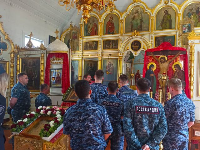 В День крещения Руси росгвардейцы приняли участие в праздничных богослужениях на Ставрополье