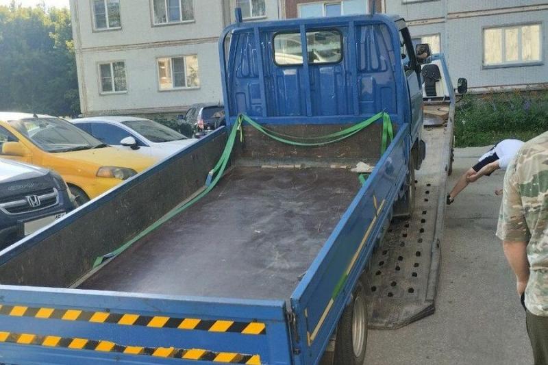 Чтобы вернуть свой грузовик, жителю Новосибирска пришлось заплатить 100 тысяч