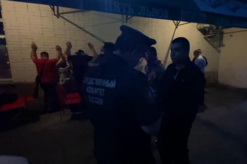 Облаву на мигрантов устроили силовики в клубе «Золотой лев» в Новосибирске