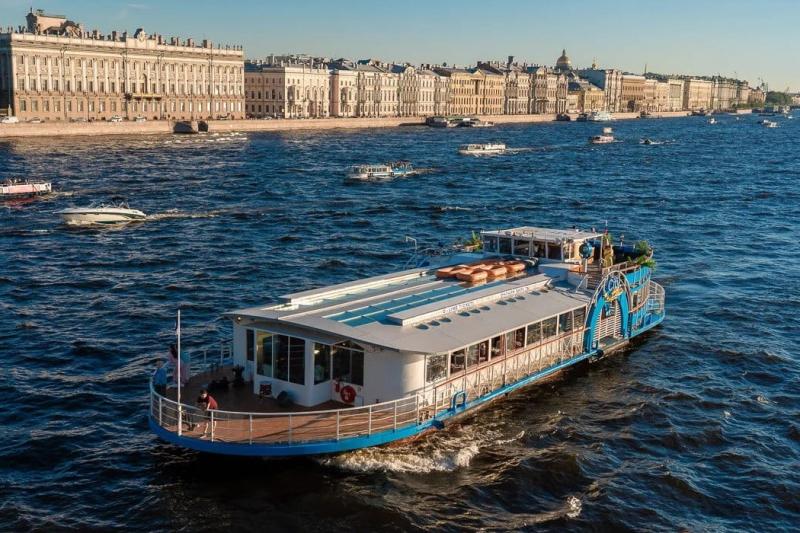 Водные маршруты в Петербурге теперь открывают литературные классики