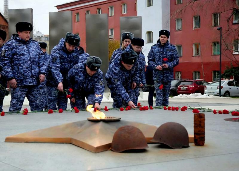 В День Неизвестного Солдата подмосковные росгвардейцы почтили память Героев, отдавших свои жизни на благо Отечества