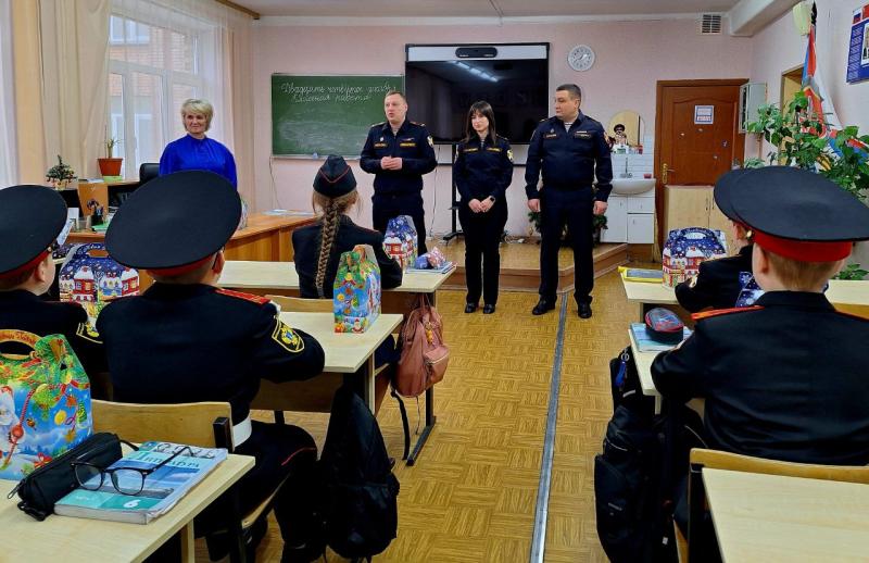 В Подмосковье поздравили кадет раменского «Гвардейского класса» с наступающим Новым годом