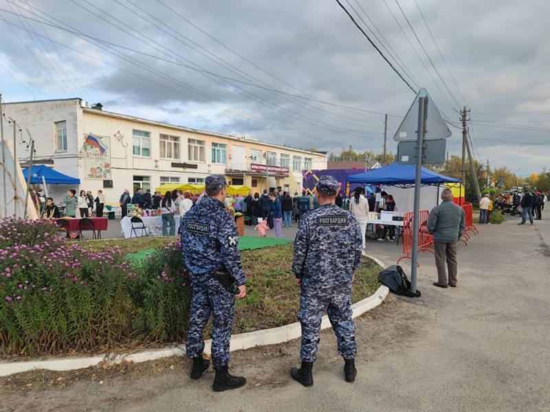 Сотрудники Егорьевского отдела вневедомственной охраны Росгвардии обеспечили охрану порядка на праздновании Дня поселка Новый